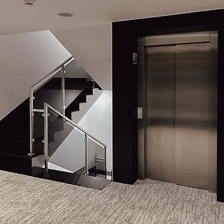 Westin House 130 شقة *